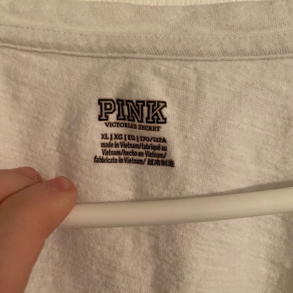 PINK Victoria's Secret White V-Neck Tee - Picture 4 of 4